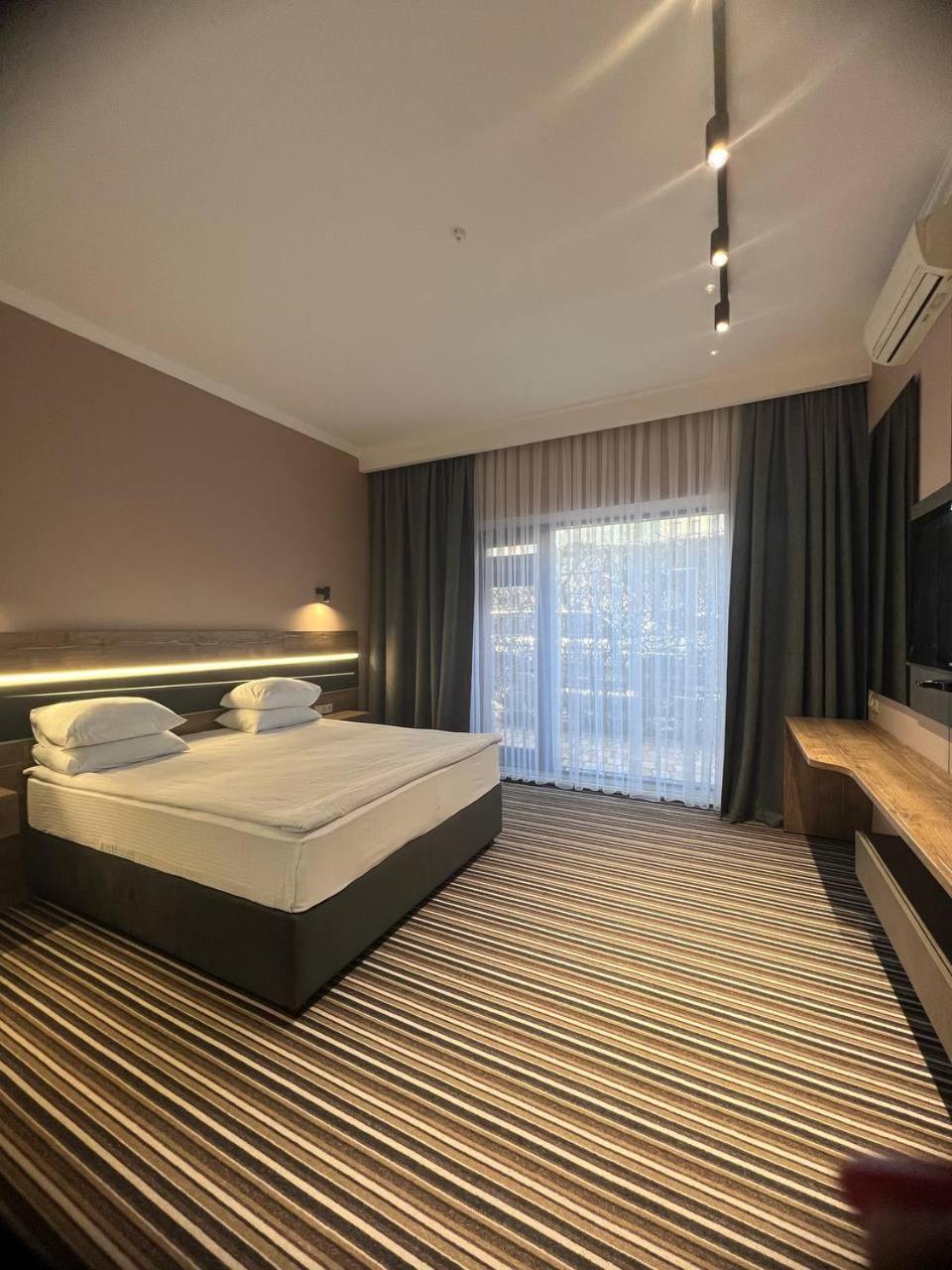 Sapar Standart Hotel Shymkent Exterior photo